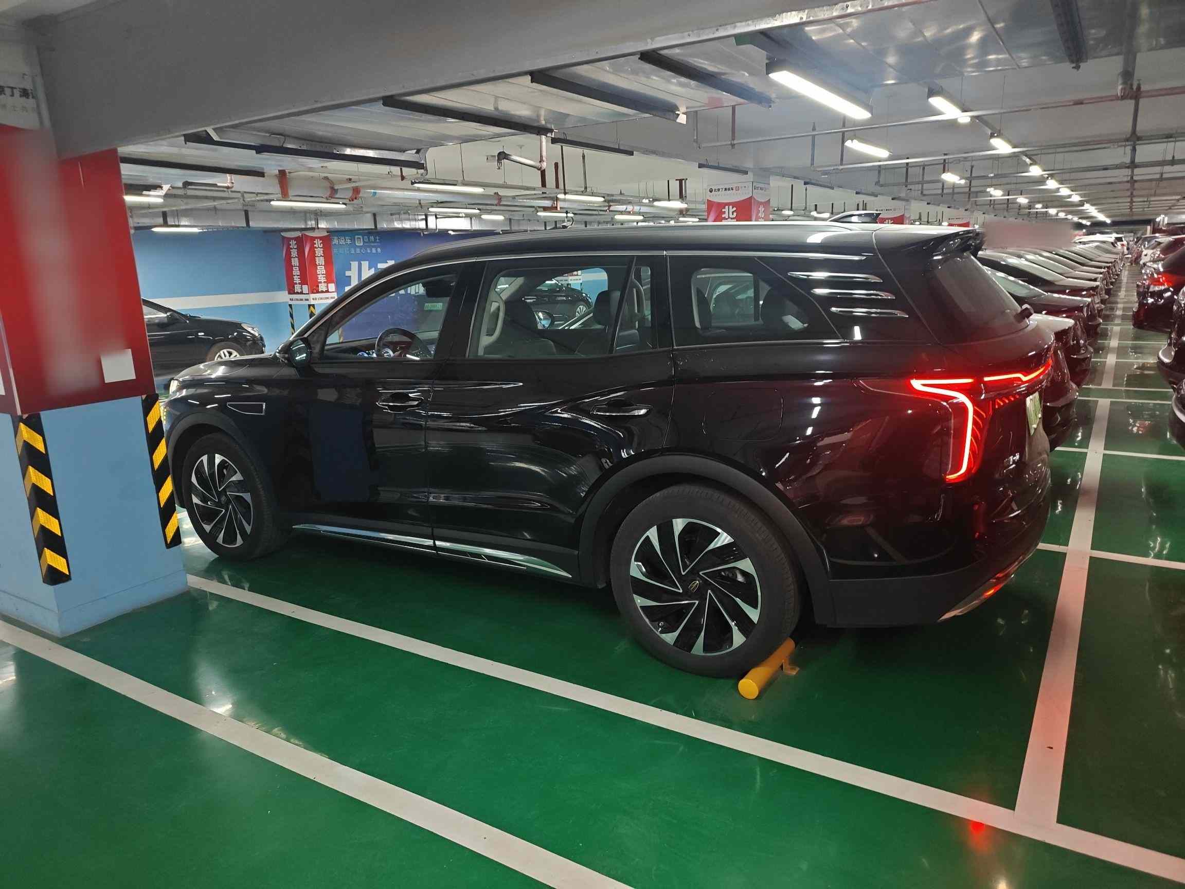 红旗HS7 PHEV 2024款 2.0T PHEV 四驱旗畅版 6座(3)