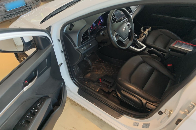 现代 领动 2019款 1.5L CVT智炫·精英型中控内饰7003