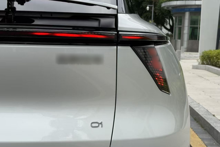 极越01 2025款 焕新款 Max 长续航版车身外观6007