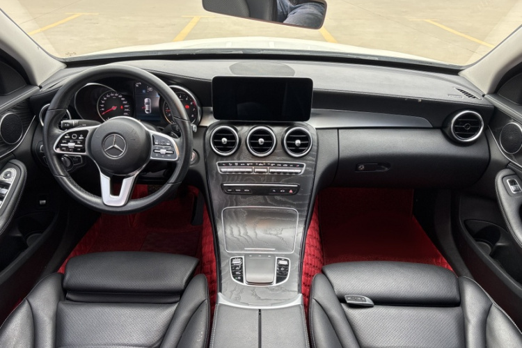 奔驰C级 2019款 C 180 L 时尚型运动版中控内饰7002