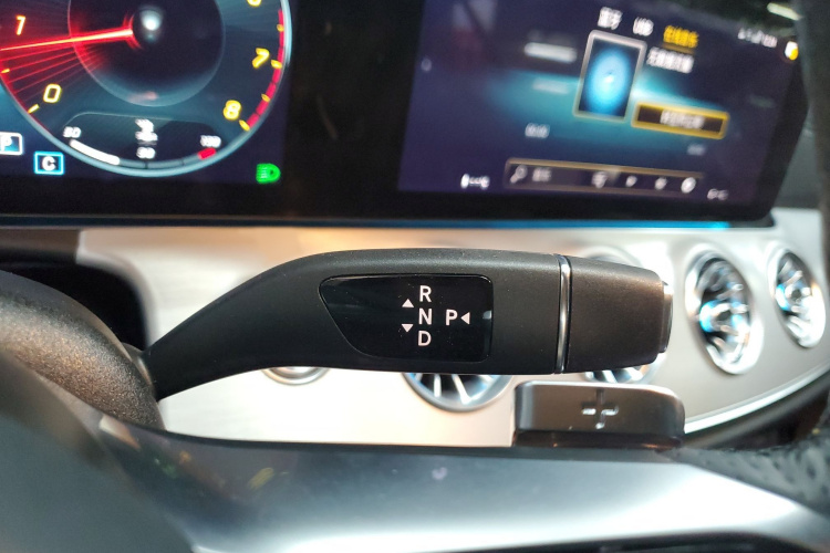 奔驰E级(进口) 2021款 改款 E 260 轿跑车局部细节18