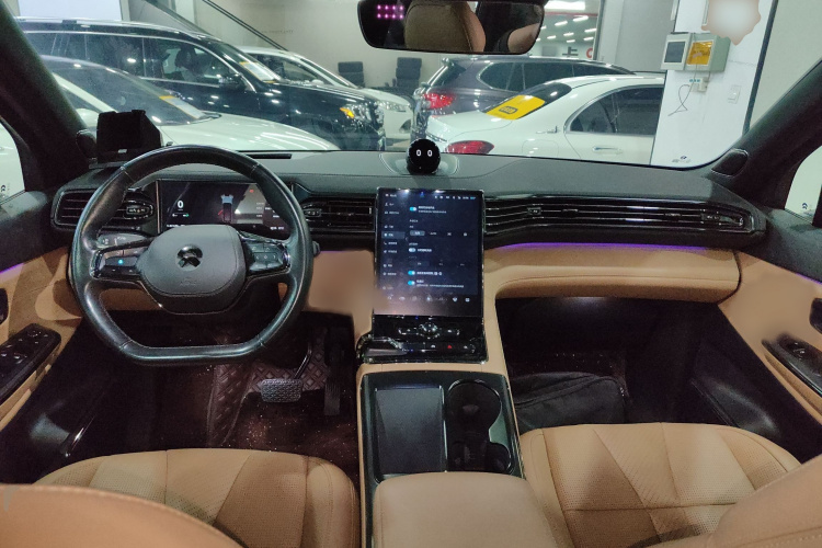 蔚来ES8 2020款 580KM 七座版中控内饰7002