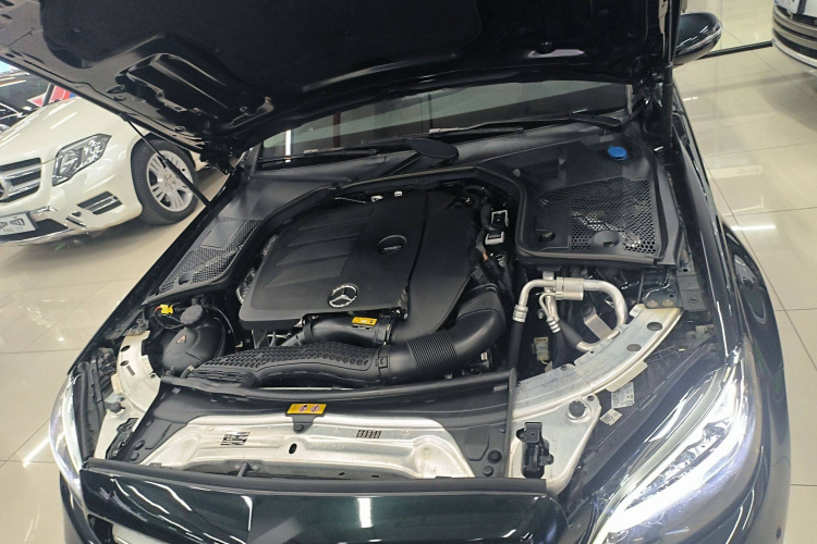 奔驰C级 2021款 C 200 L 时尚型运动版机舱底盘24