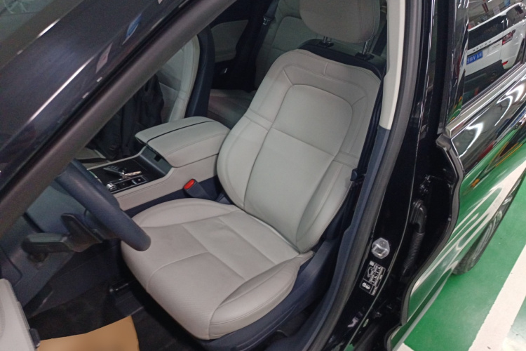 林肯 冒险家 2023款 2.0T 两驱尊雅版中控内饰19