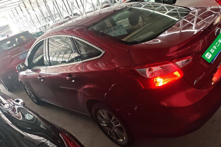 福特 福克斯 2012款 三厢 1.6L 自动舒适型车身外观6003