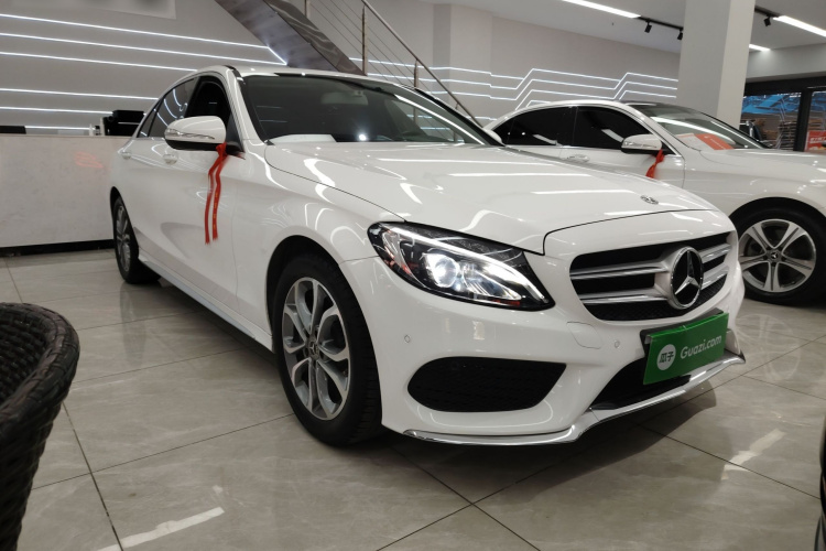 奔驰C级 2018款 C 180 L 时尚型运动版车身外观3