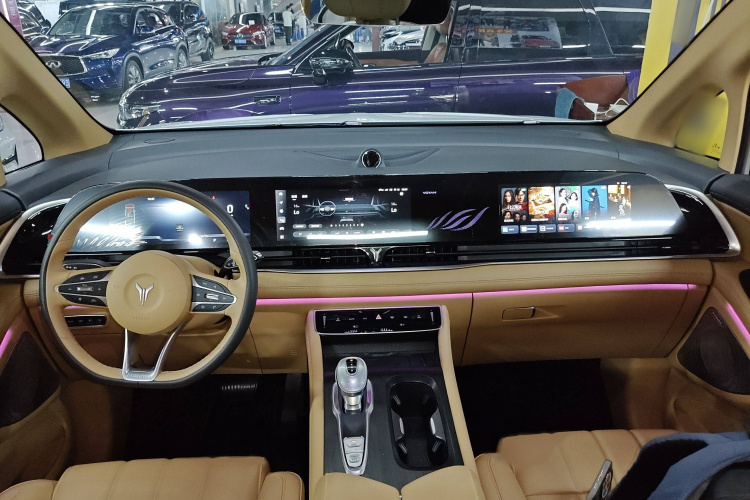 岚图汽车 岚图梦想家 2024款 PHEV 超长续航尊贵版中控内饰7002