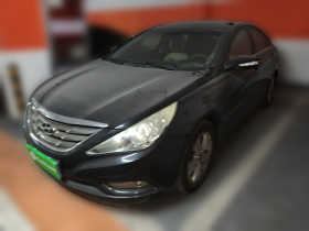 现代 索纳塔 2011款 2.0L 自动时尚版