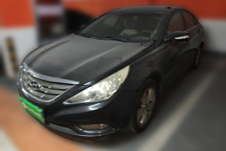 现代 索纳塔 2011款 2.0L 自动时尚版