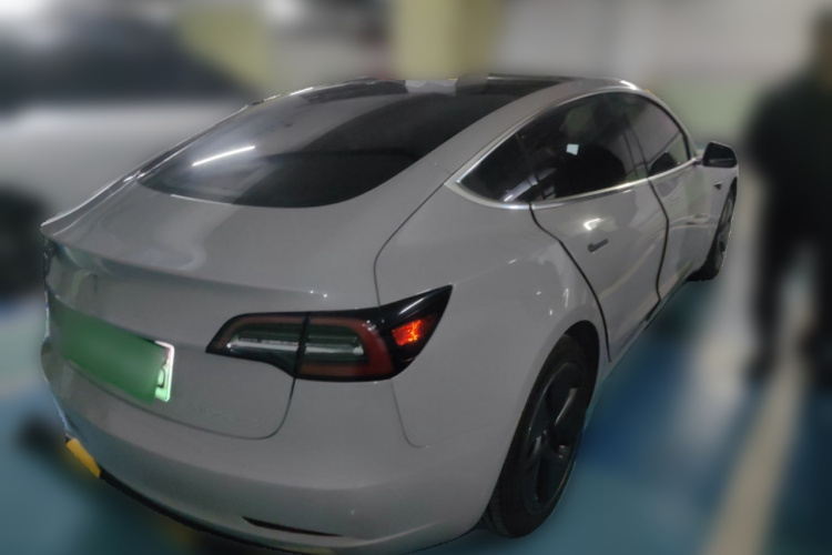 特斯拉 Model 3 2020款 改款 长续航后轮驱动版车身外观7