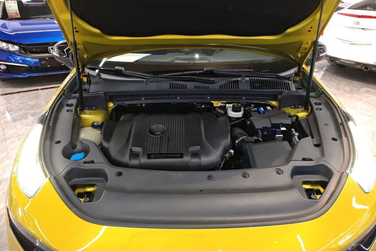 领克03 2019款 03+ 2.0TD 自动驭风版机舱底盘24