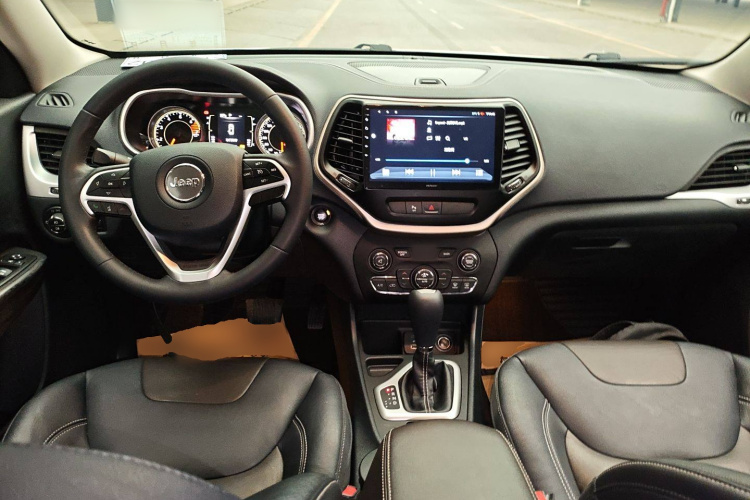 Jeep 自由光 2017款 2.4L 领先版中控内饰7002