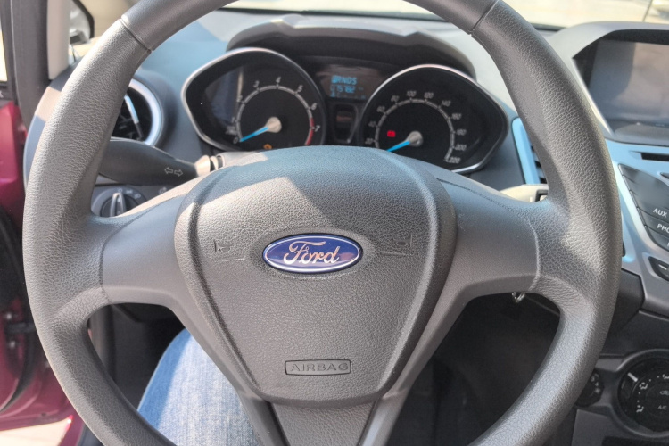 福特 嘉年华 2013款 两厢 1.5L 自动时尚型中控内饰13