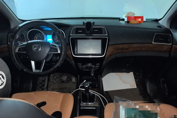 北汽威旺S50 2016款 1.5T 手动欢动精英型中控内饰12