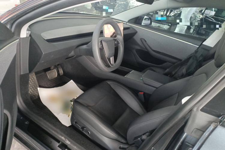 特斯拉 Model 3 2023款 后轮驱动版中控内饰7003