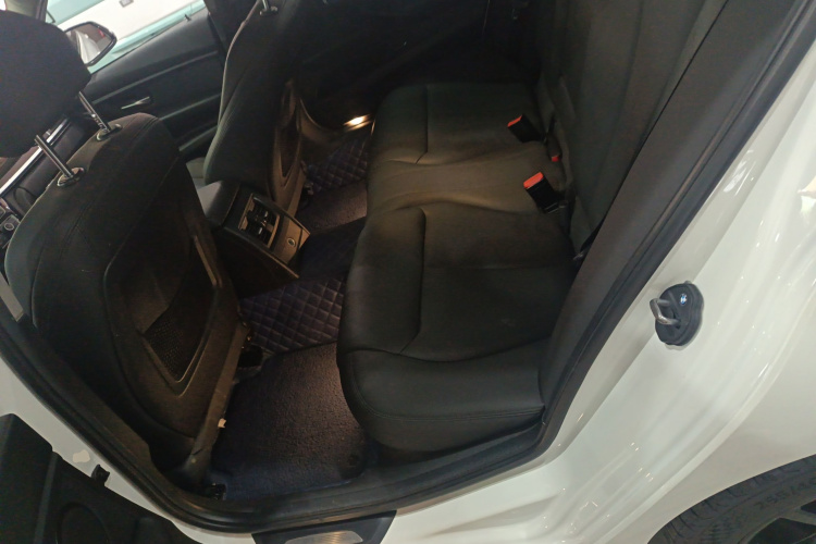 宝马3系 2019款 320Li M运动套装中控内饰21