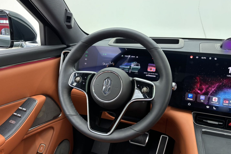 鸿蒙智行 问界M8 2025款 增程 Ultra版 53.4kWh 6座版局部细节13