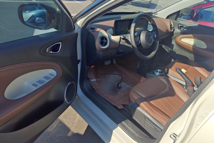 五菱汽车 五菱缤果 2023款 203km 舒享款中控内饰20