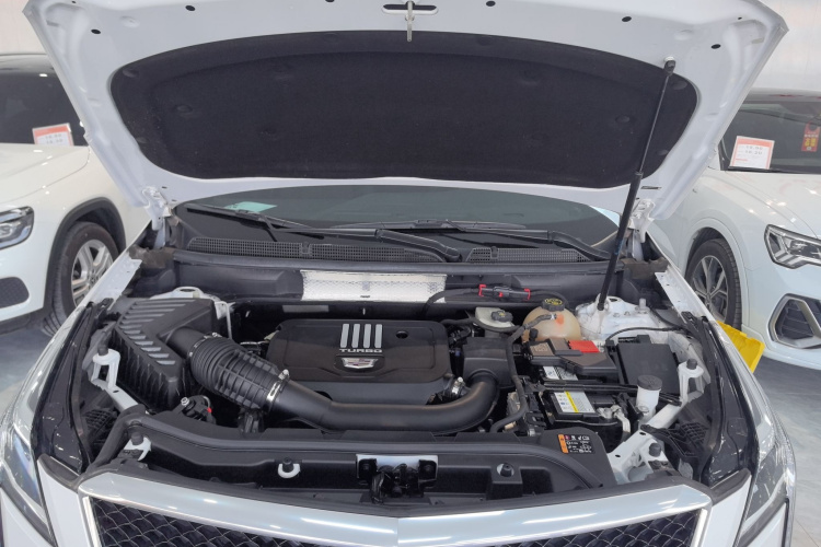 凯迪拉克XT5 2022款 2.0T 四驱豪华型（蜂鸟版）机舱底盘24