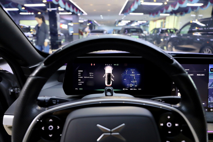 小鹏P7 2022款 480G+中控内饰7003