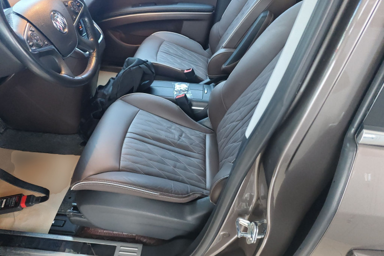 别克GL8 2022款 陆上公务舱 652T 豪华型局部细节19