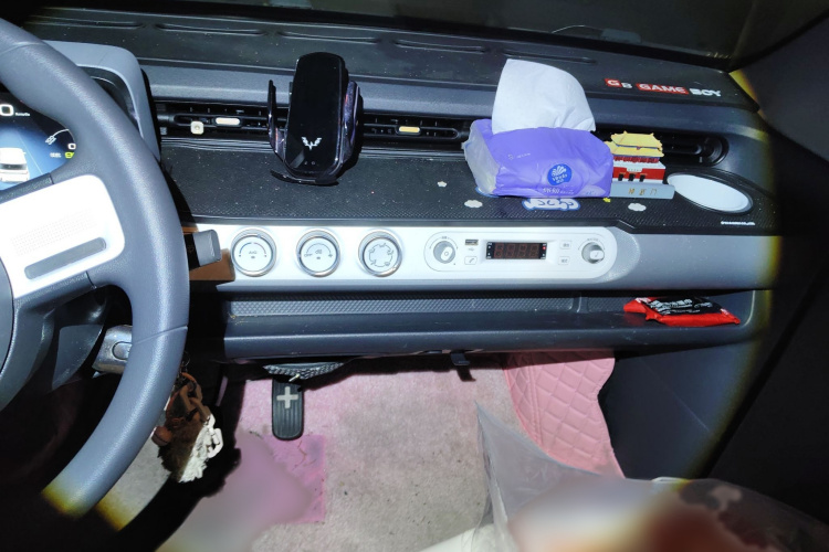 五菱汽车 宏光MINIEV 2022款 GAMEBOY 300km 玩咖款 磷酸铁锂局部细节16