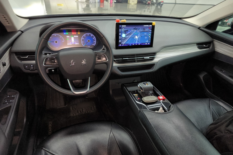 红旗E-QM5 2024款 610km PLUS中控内饰12