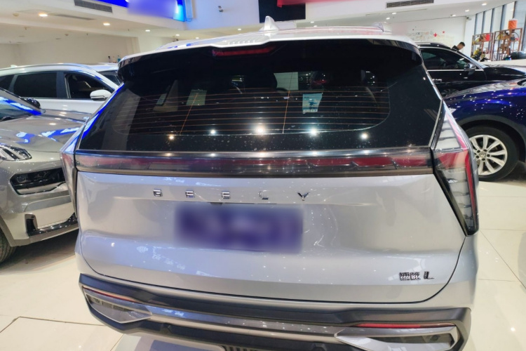 吉利汽车 博越L 2023款 1.5TD DCT尊贵型车身外观6