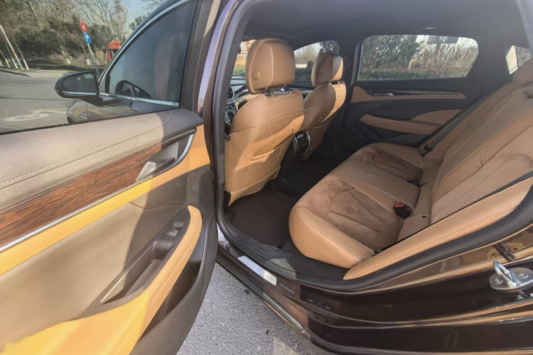 别克 君越 2018款 28T 精英型中控内饰7002