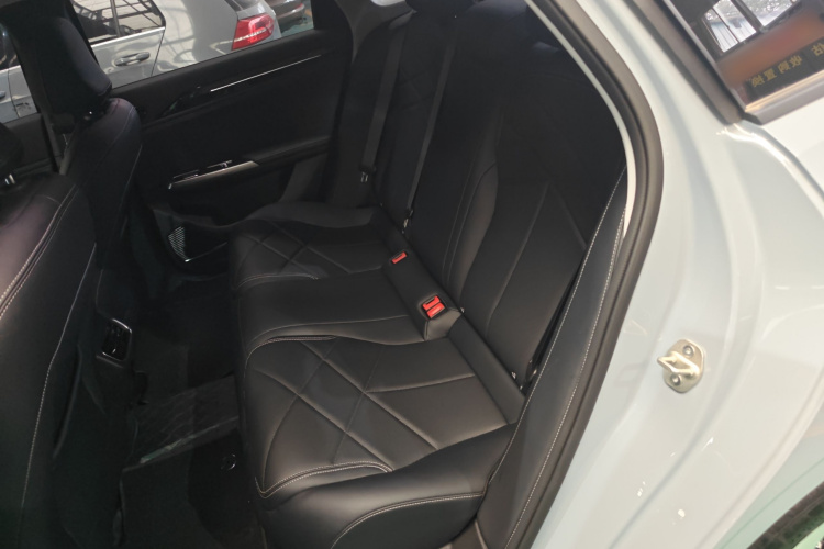 吉利银河 银河L6 2024款 125km PLUS 龙腾版中控内饰21