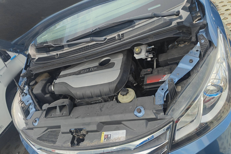 上汽大通MAXUS 大通G10 2018款 PLUS 2.0T 自动精英版机舱底盘24