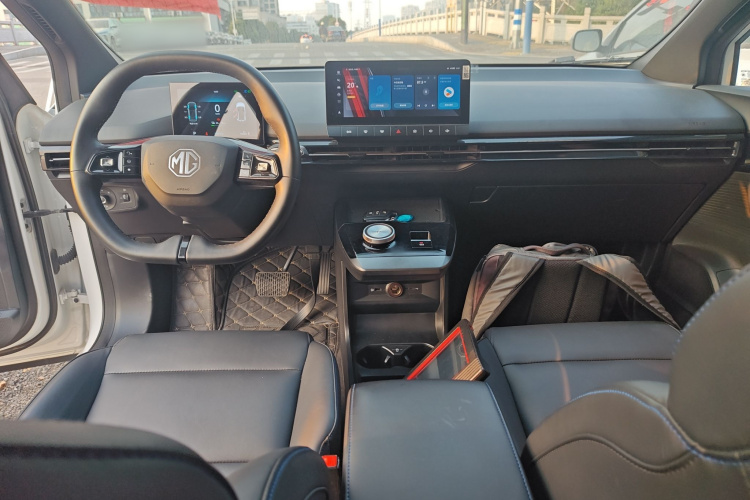 名爵 MG4 EV 2022款 425km 豪华版中控内饰7002
