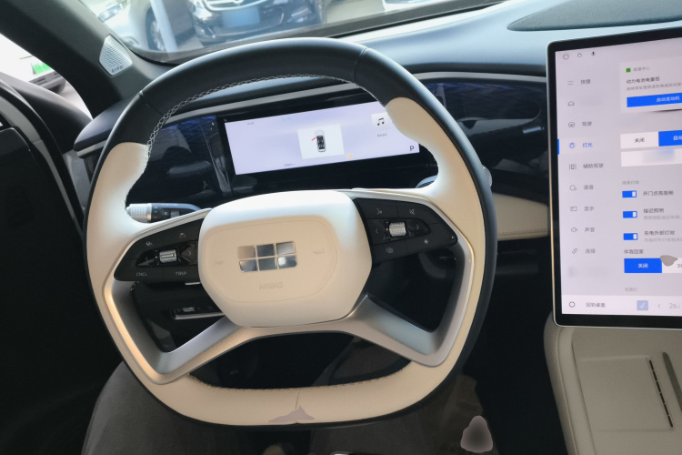 吉利银河 银河L7 2023款 1.5T 115km 星舰中控内饰13