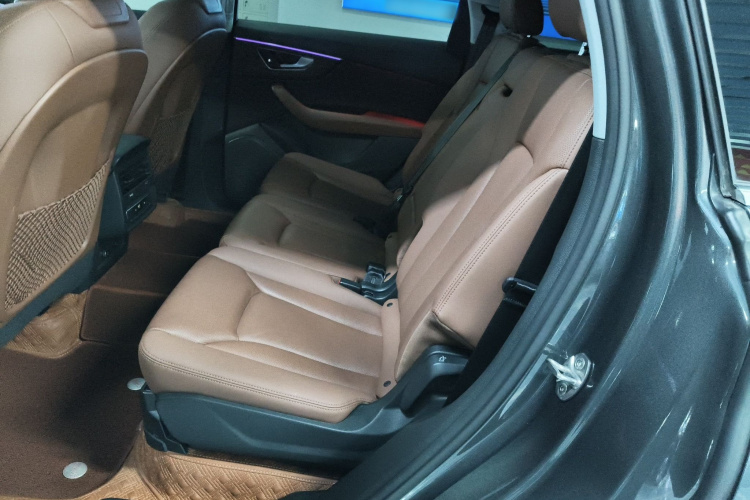 奥迪Q7 2022款 45 TFSI quattro S line运动型中控内饰21