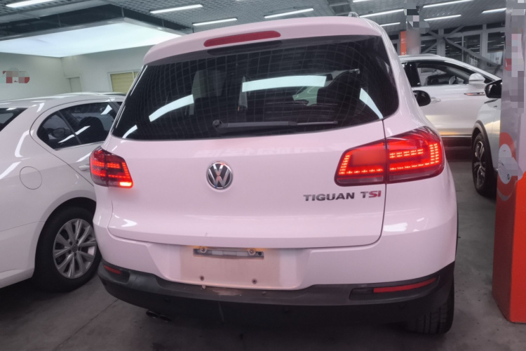 大众 途观 2013款 1.8TSI 自动两驱舒适版车身外观6