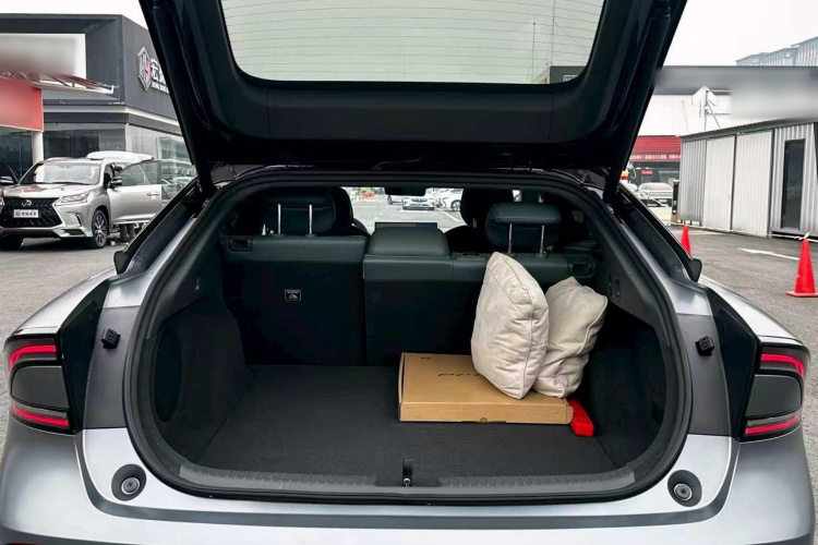 小鹏P7+ 2024款 限定版 Max中控内饰7013