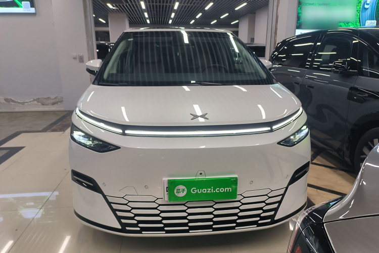 小鹏X9 2025款 740超长续航 Max车身外观2