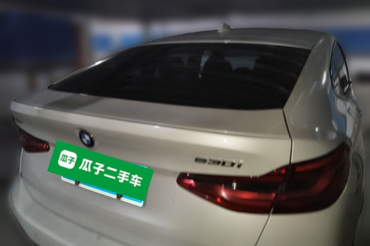 宝马6系GT 2019款 630i M运动套装车身外观6