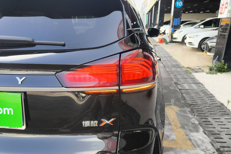 吉利汽车 2022款 博越X 1.8TD DCT智尊型车身外观6006