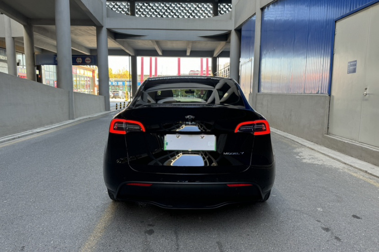 特斯拉 Model Y 2022款 后轮驱动版车身外观6005