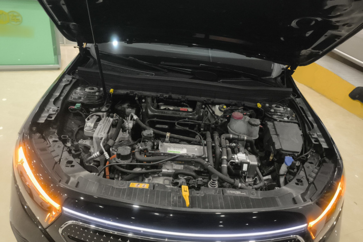 奔驰EQB 2022款 EQB 260机舱底盘24