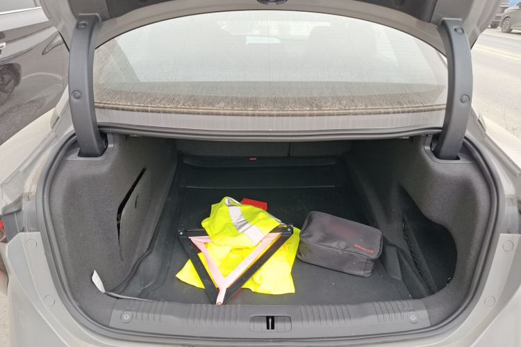 红旗EH7 2025款 640 四驱 智选版局部细节23