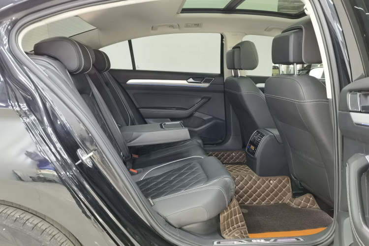 大众 迈腾GTE插电混动 2020款 GTE 豪华型中控内饰7004