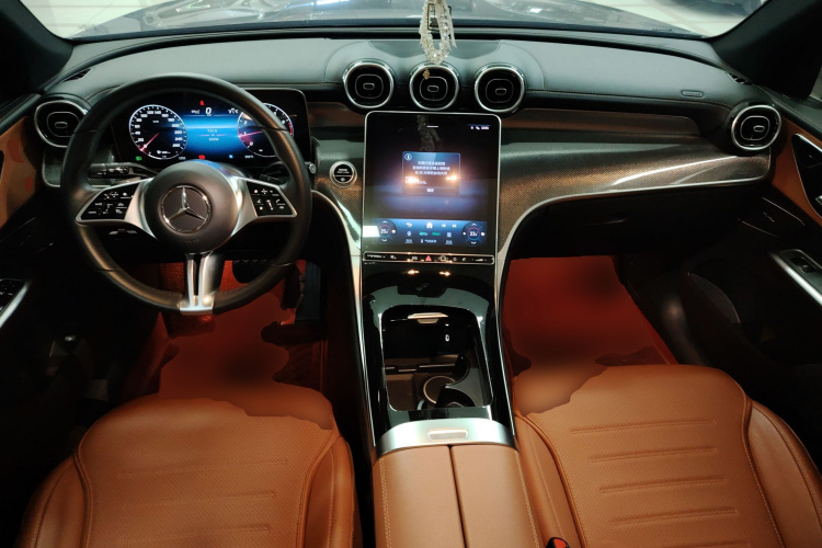 奔驰GLC 2023款 改款 GLC 260 L 4MATIC 动感型 5座中控内饰12