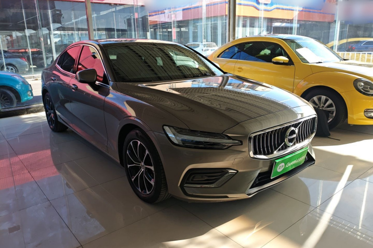 沃尔沃S60 2021款 T4 智逸豪华版车身外观6002