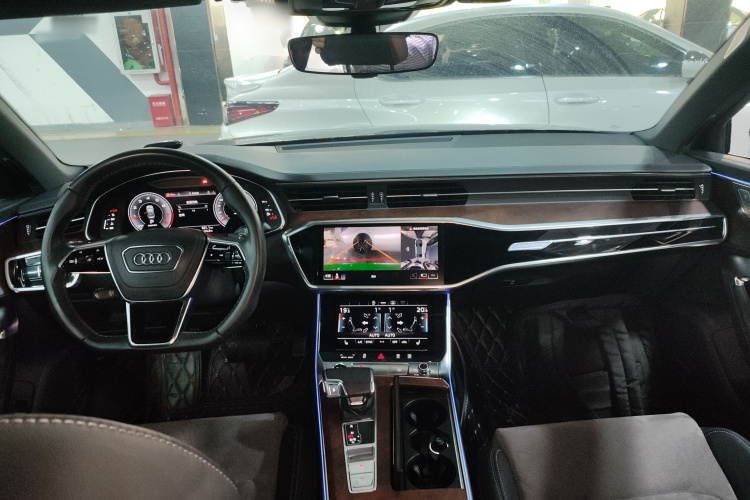 奥迪A6L 2023款 45 TFSI quattro 尊享动感型中控内饰12