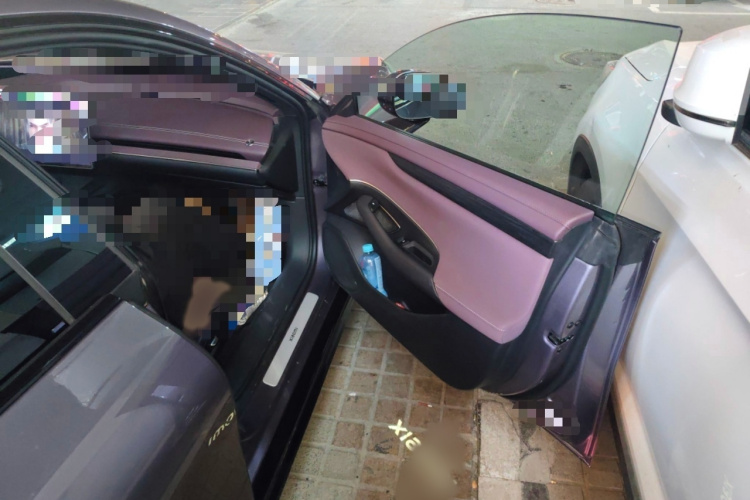 小米汽车 小米SU7 2024款 四驱超长续航高阶智驾Max版局部细节9005