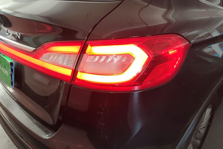 林肯MKX 2015款 2.0T 两驱尊享版车身外观9