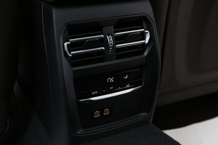 宝马3系 2023款 325Li M运动套装局部细节9003