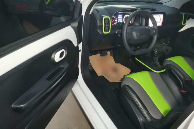 荣威 科莱威CLEVER 2021款 302km新四座超能版中控内饰20